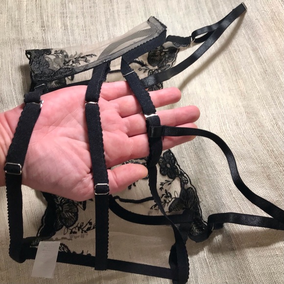 Embroidered Mesh Underwire Lingerie Set - Picture 6 of 10